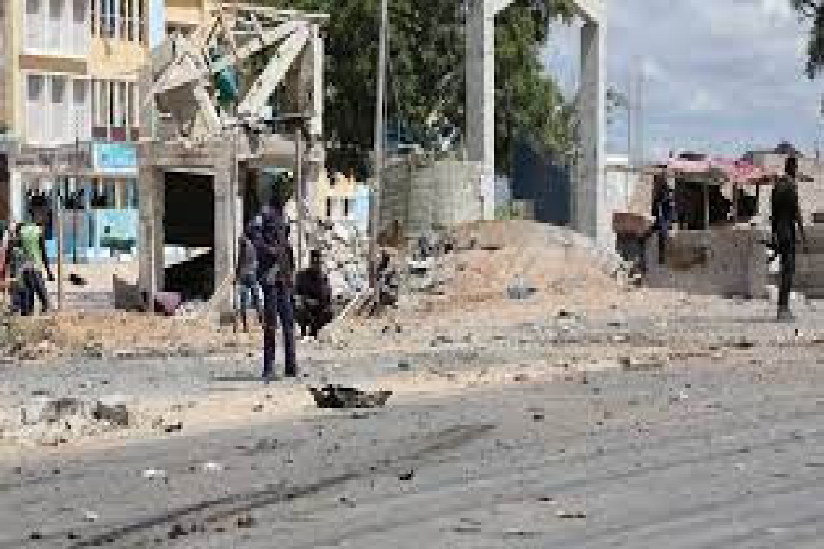 В Сомали в результате двух взрывов погибли 35 человек-ОБНОВЛЕНО 