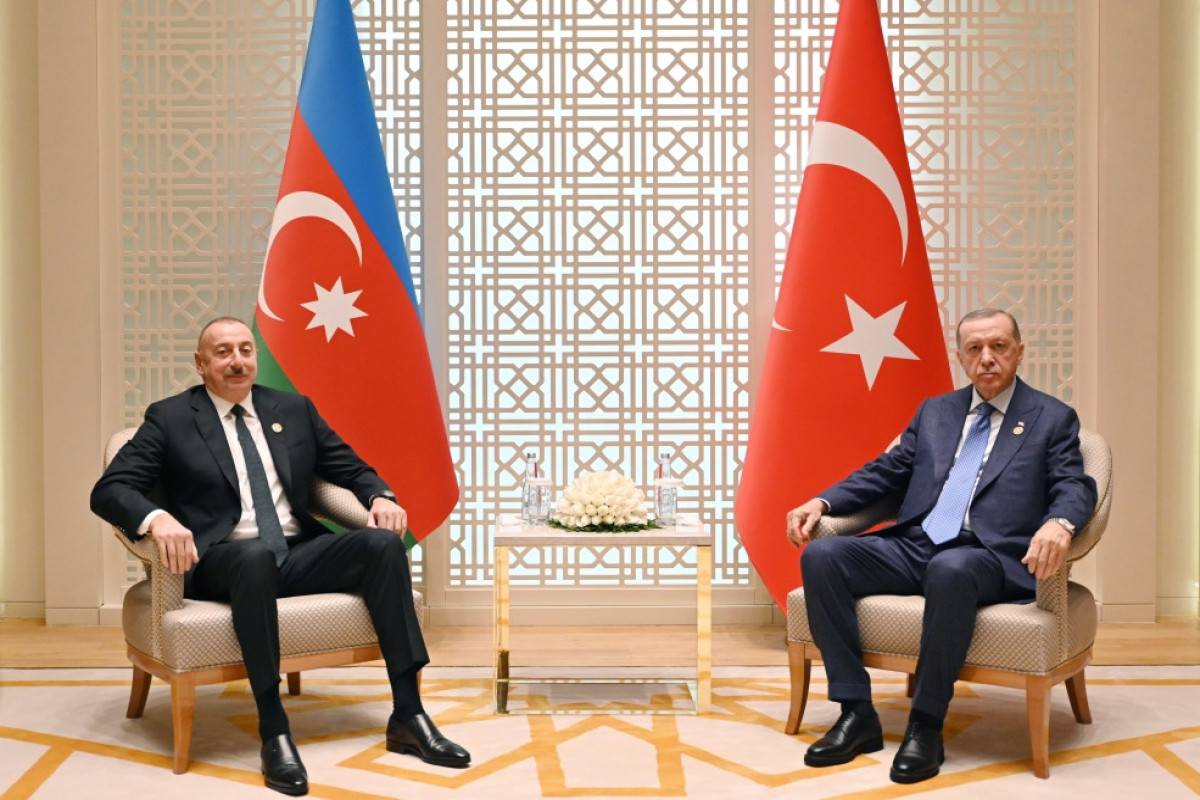 Prezident İlham Əliyev Rəcəb Tayyib Ərdoğanla görüşüb, müdafiə sahəsində əməkdaşlıq müzakirə olunub - YENİLƏNİB 