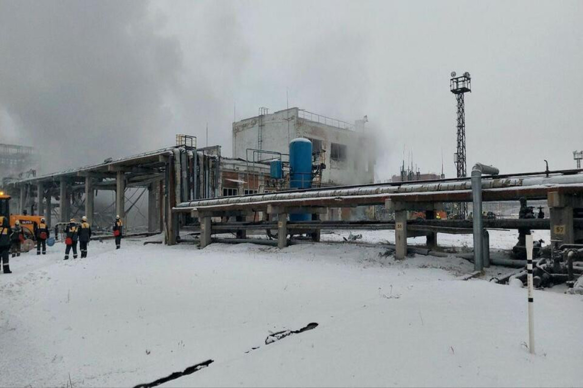 Rusiyada neft emalı zavodundakı yanğında iki nəfər ölüb - YENİLƏNİB 