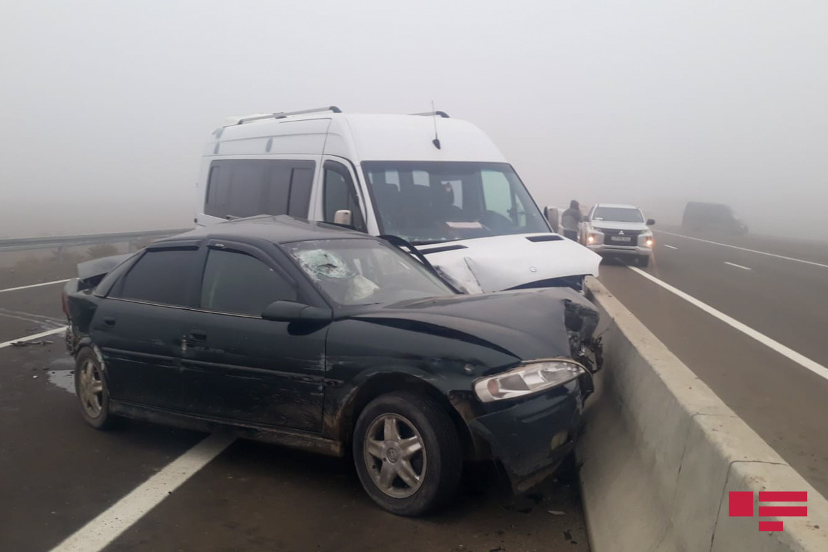 Ağstafada sərnişin mikroavtobusu minik maşını ilə toqquşub - FOTO  - VİDEO 