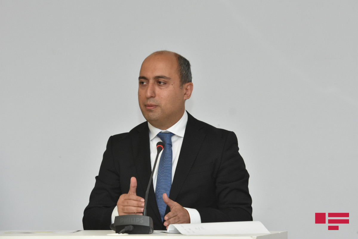 Emin Əmrullayev, təhsil naziri
