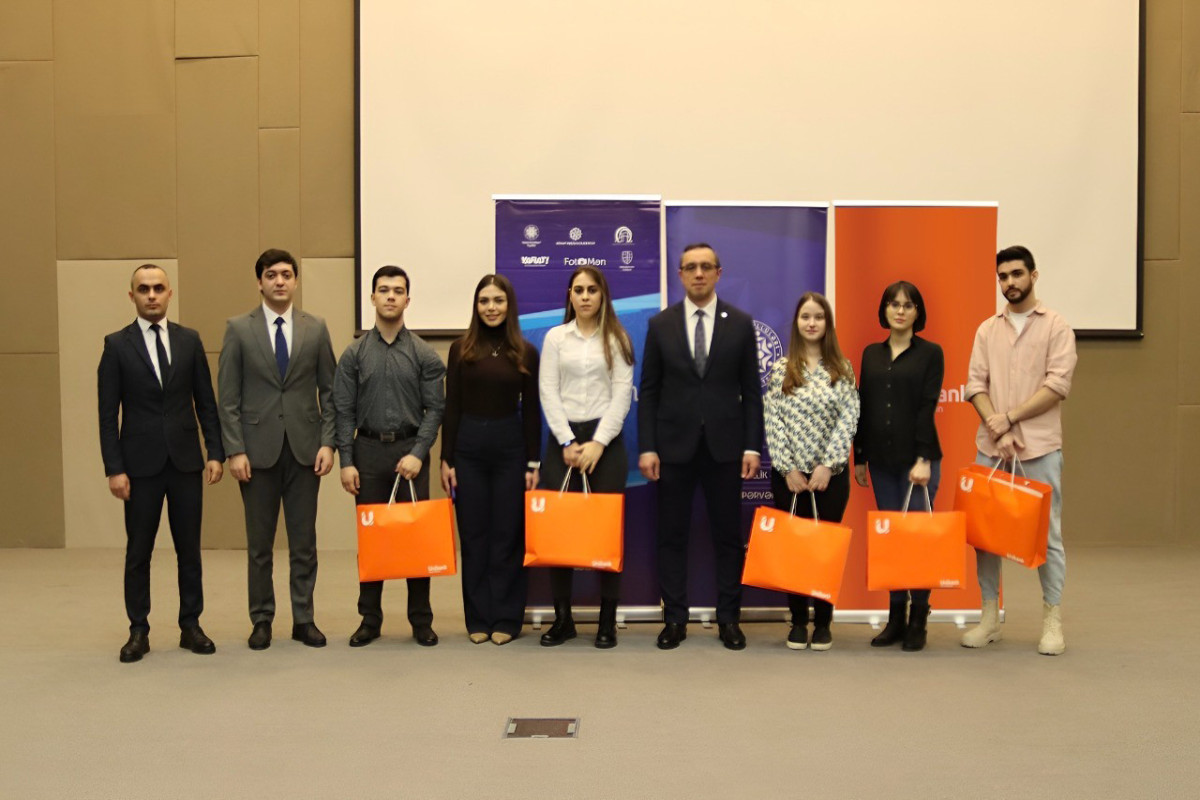 "Unibank" özünüməşğulluq layihəsi çərçivəsində daha 5 nəfərə avadanlıq təqdim edib