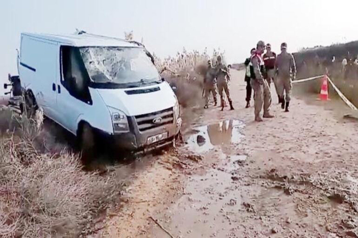 Türkiyədə mikroavtobus su kanalına düşüb, 6 miqrant ölüb