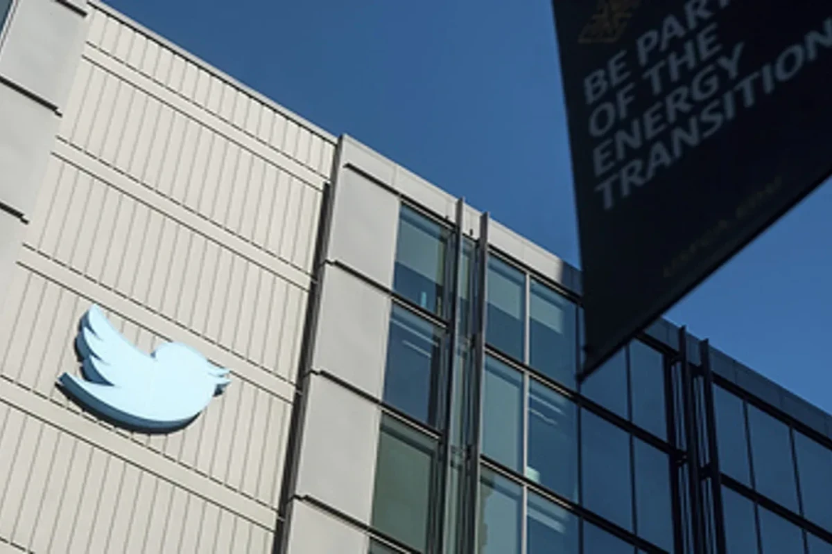 "Twitter" reklam verənlərin xaricə axını səbəbindən yeni investorlar axtarır