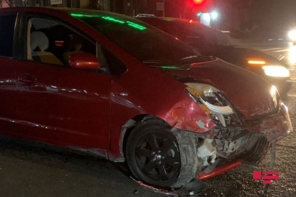 Bakıda 2 "Toyota Prius" toqquşub  - FOTO 