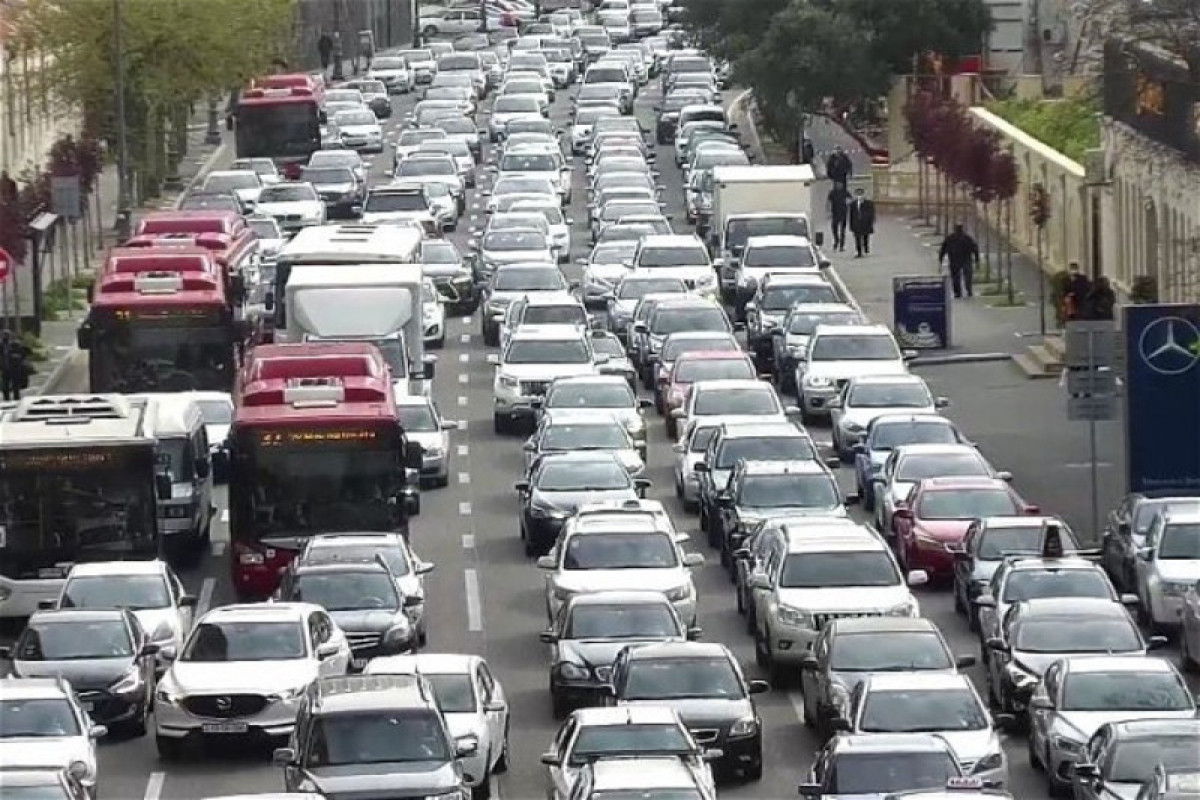 Bakıda sıxlıq olan yollar açıqlanıb - SİYAHI 