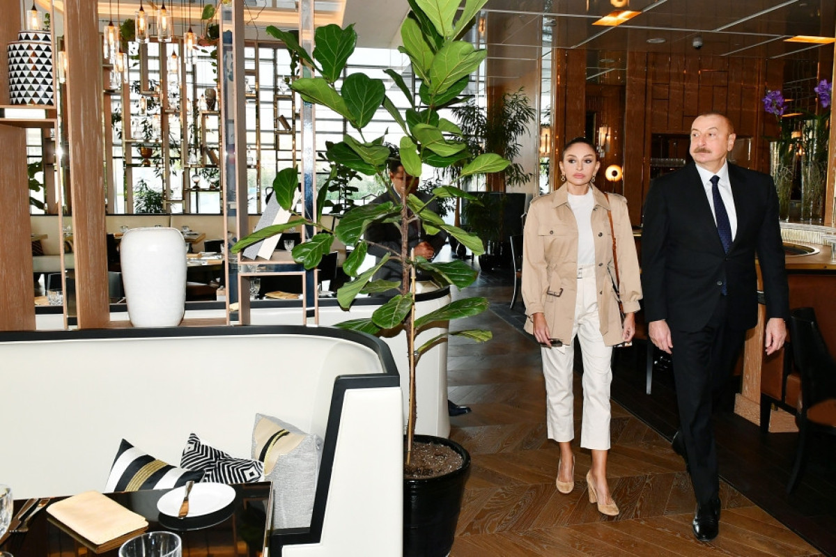 Prezident və birinci xanım “The Ritz-Carlton Baku” otelinin açılışında iştirak edib  - YENİLƏNİB 