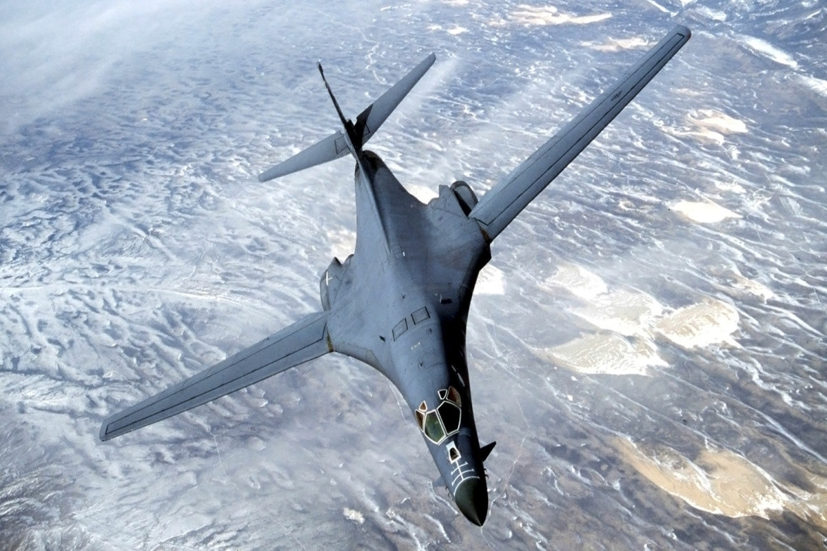 Pentaqon B-2 bombardmançılarının uçuşunu dayandırıb