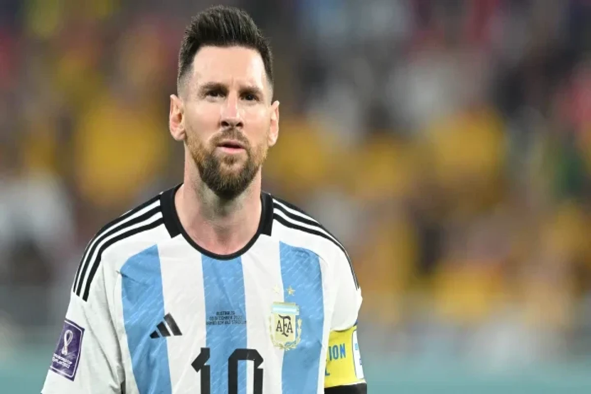 Lionel Messi ilin idmançısı seçilib