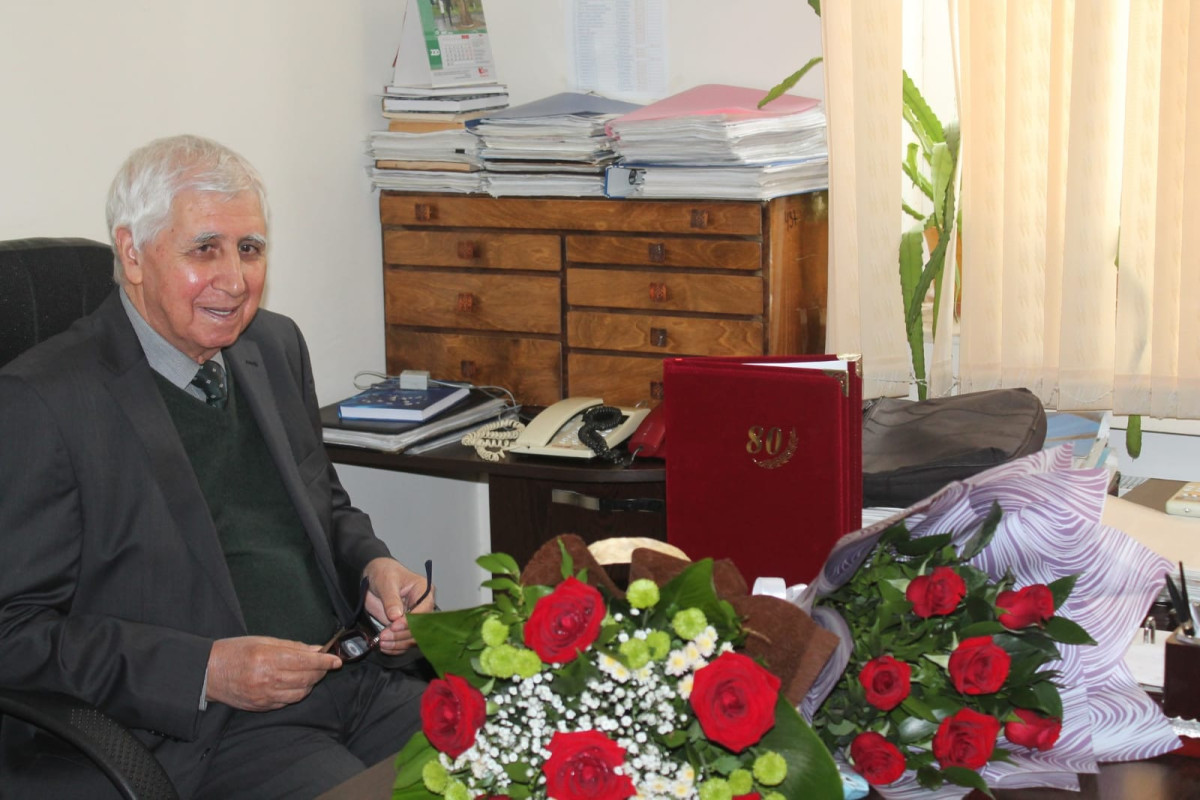 Professor Abasqulu Quliyev vəfat edib