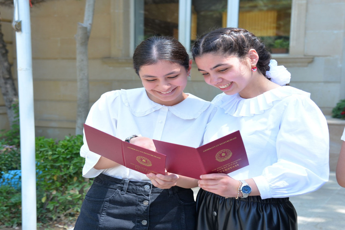 Bakıda 1751 nəfər məktəbi fərqlənmə attestatı ilə bitirib