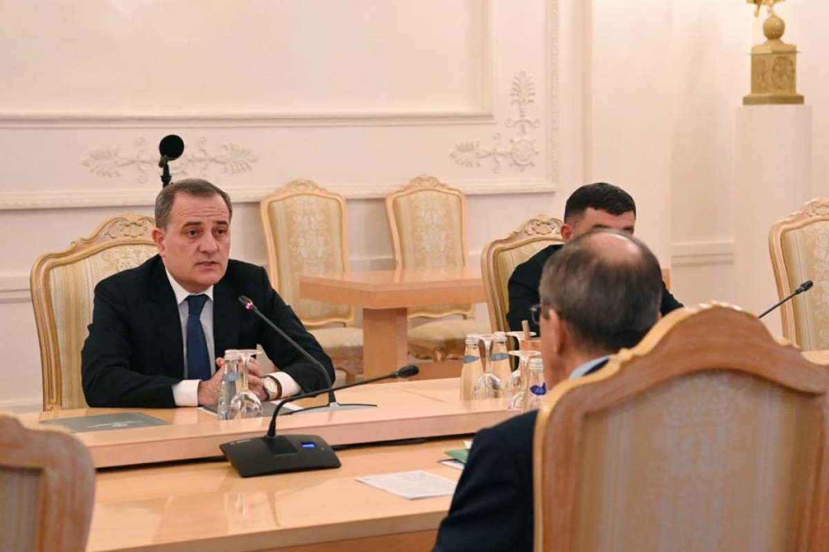 Ceyhun Bayramov: Lavrovla məhsuldar müzakirələr aparacağam