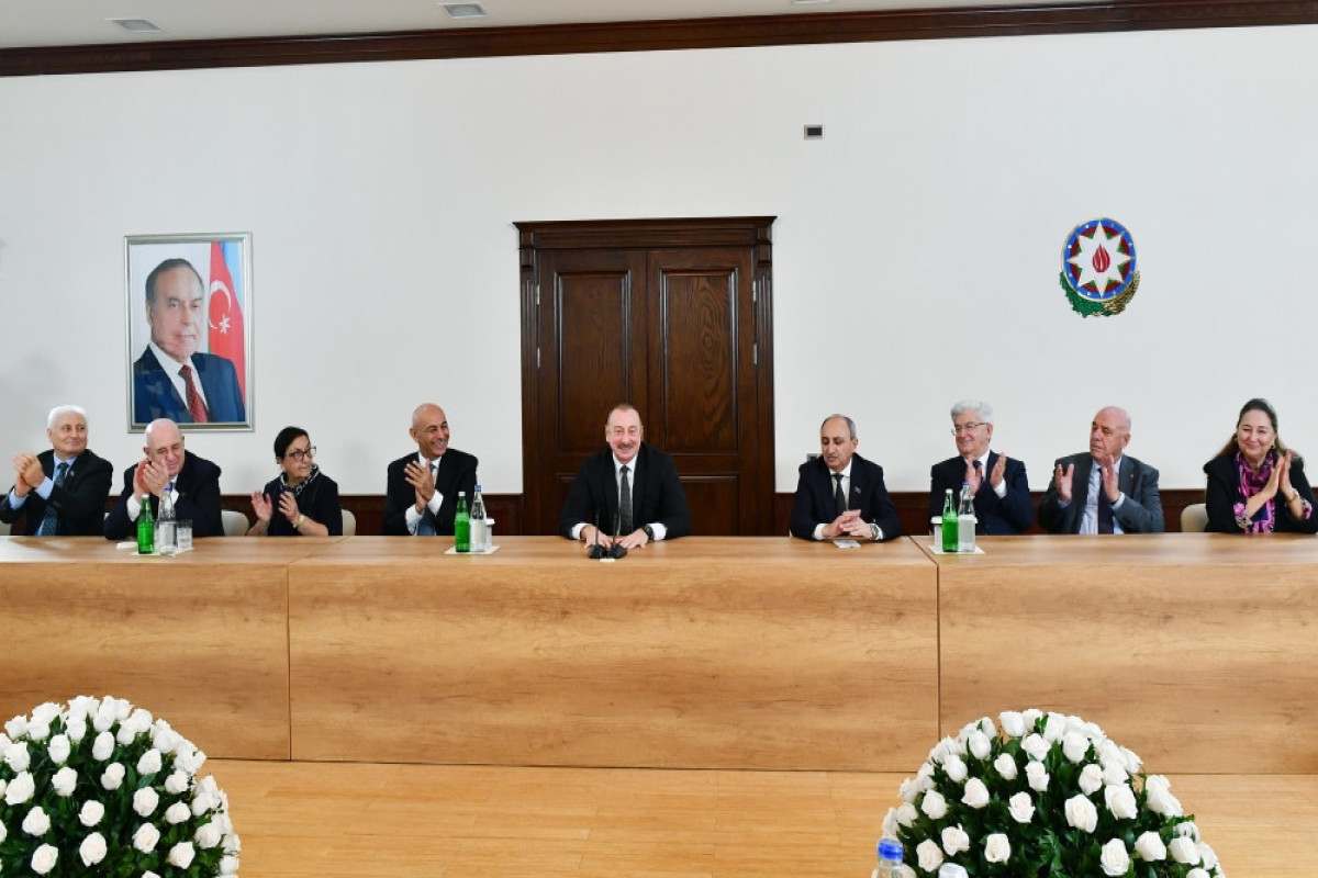 Президент ознакомился с условиями, созданными в административном здании Общины Западного Азербайджана-ОБНОВЛЕНО 