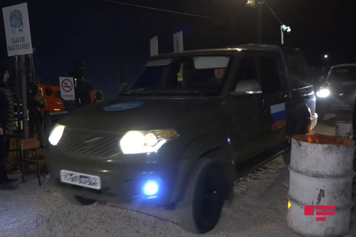 Xankəndi-Laçın yolunda aksiya keçirilən ərazidən Rusiya sülhməramlılarının 2 maşını keçib - FOTO 
