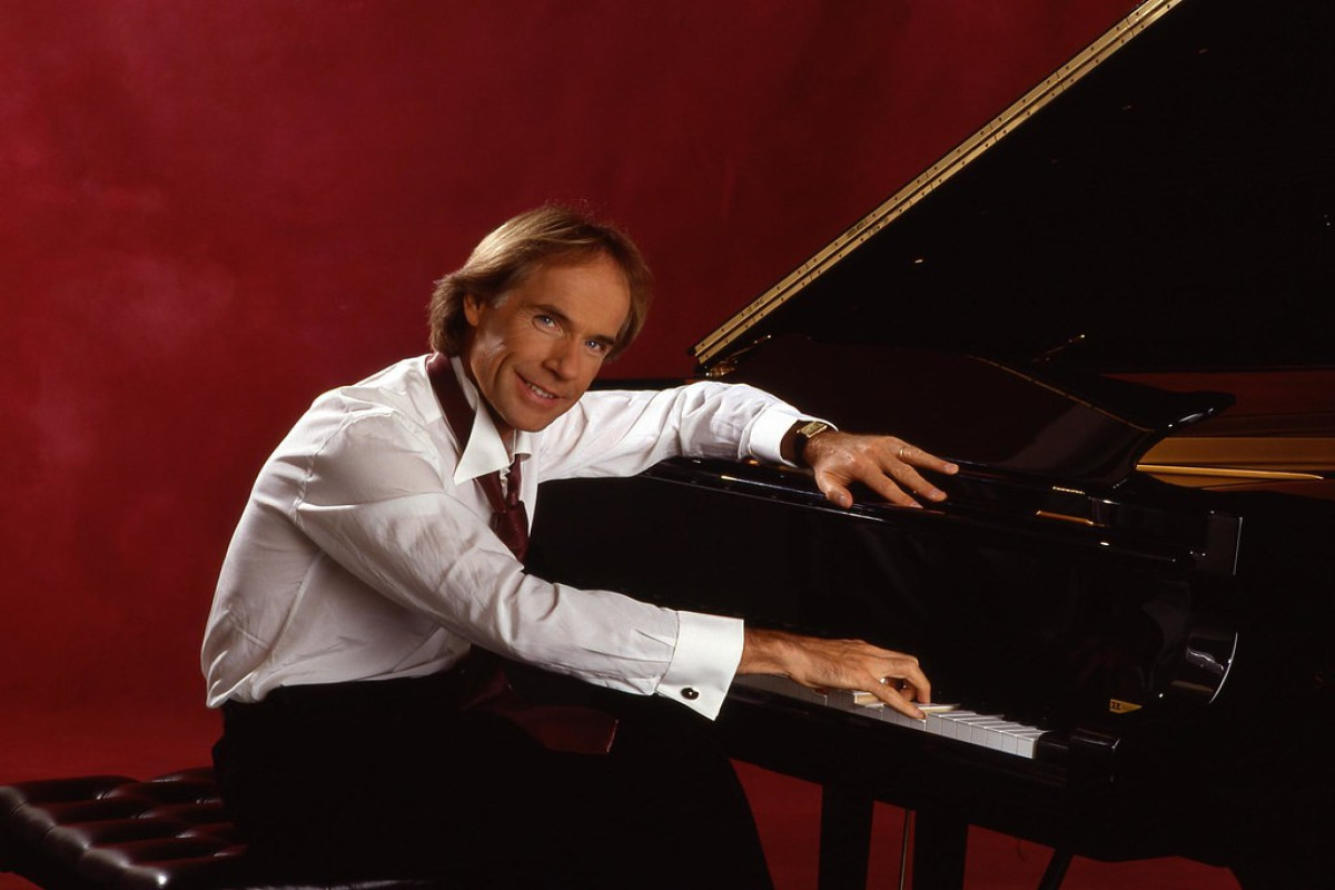 Dünyaca məşhur pianoçu Riçard Klayderman Bakıya gəlir