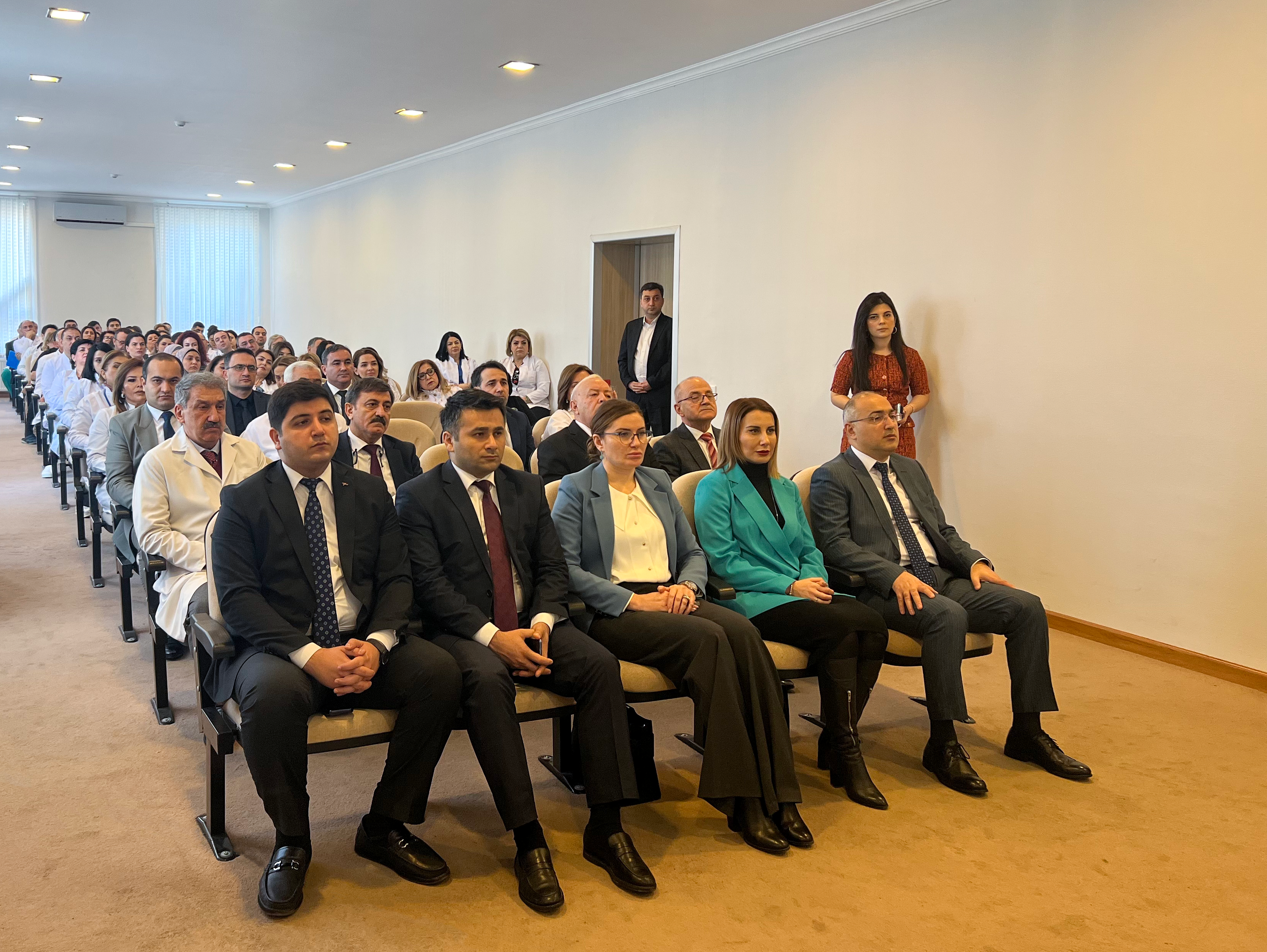 Respublika Klinik Xəstəxanasına yeni direktor təyin edilib