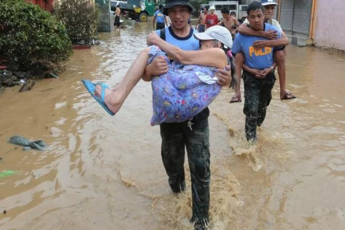 Число жертв наводнений на Филиппинах почти достигло 40