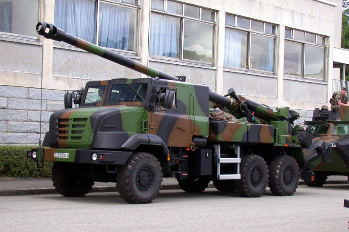Fransa Litvaya 18 ədəd özüyeriyən artilleriya qurğusu verir