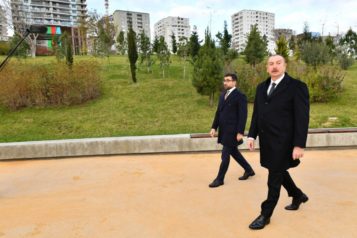 Prezident İlham Əliyev Bakıda Mərkəzi Parkın ikinci hissəsinin açılışında iştirak edib