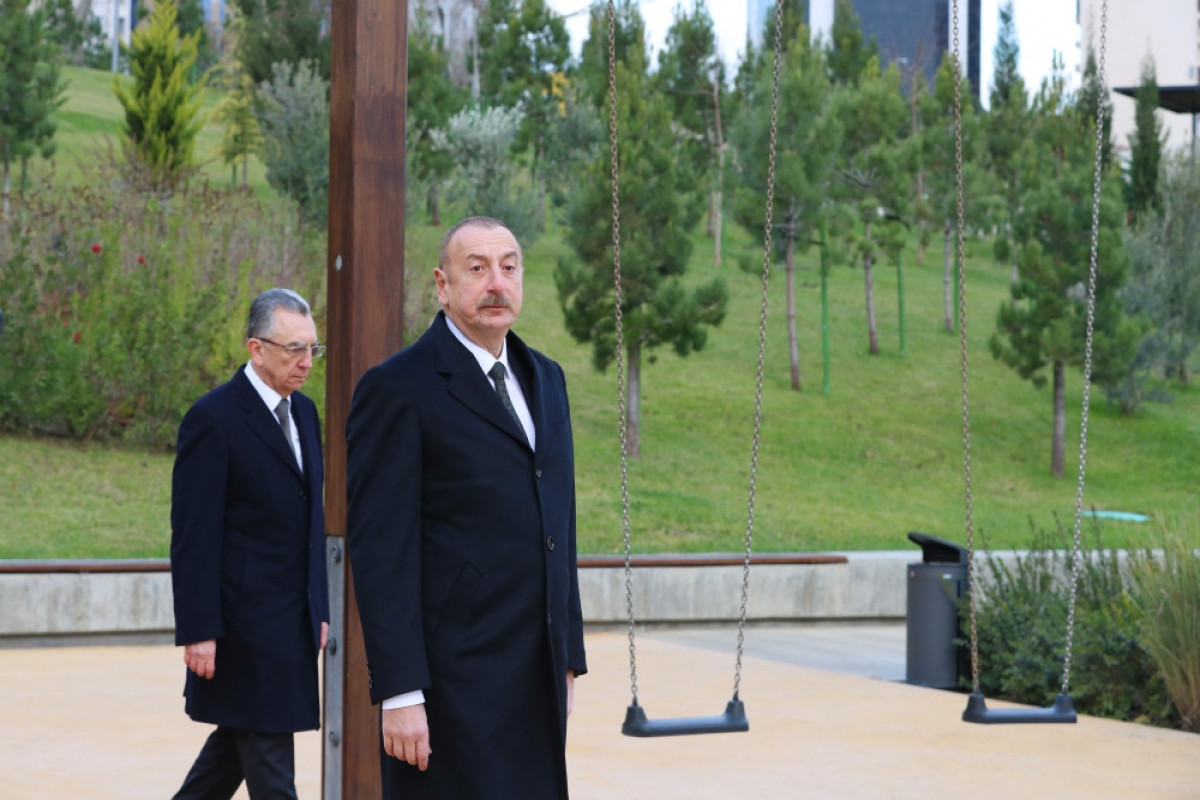 Prezident İlham Əliyev Bakıda Mərkəzi Parkın ikinci hissəsinin açılışında iştirak edib