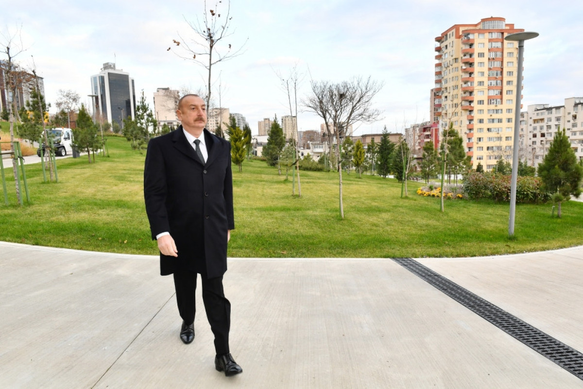 Prezident İlham Əliyev Bakıda Mərkəzi Parkın ikinci hissəsinin açılışında iştirak edib