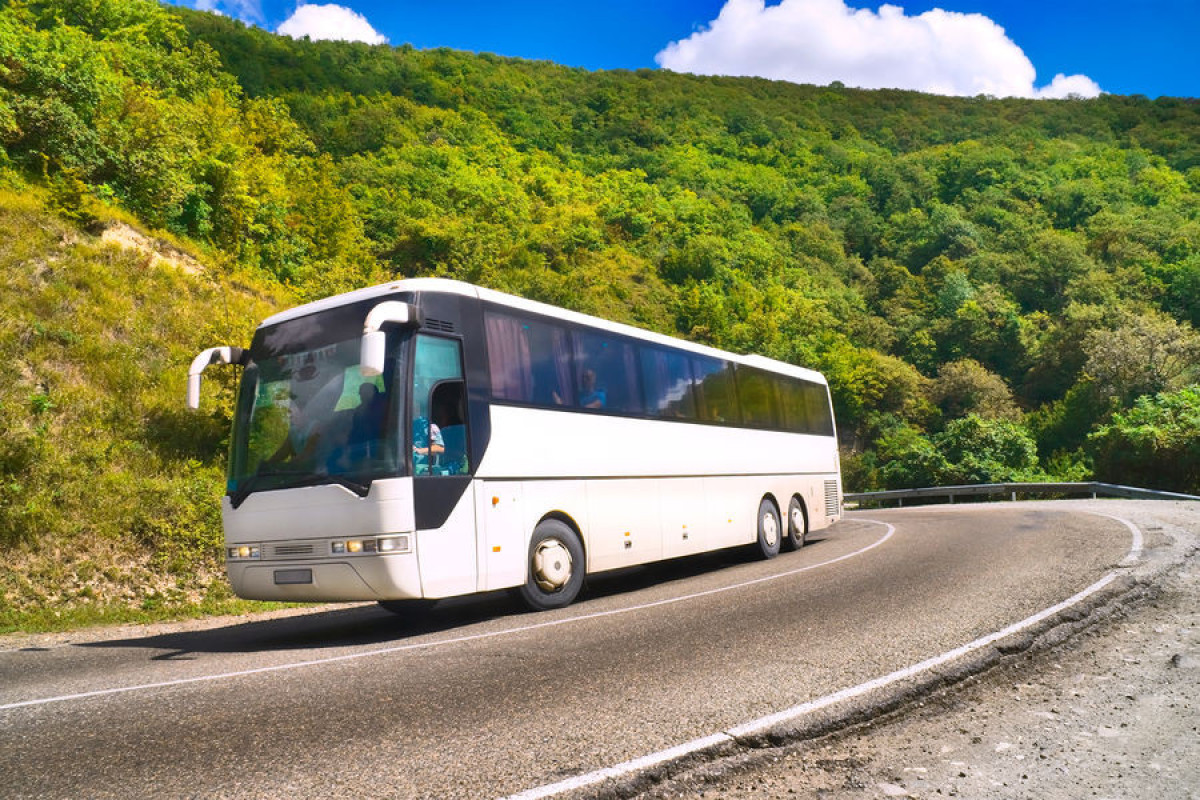 Hindistanda avtobus avtomobillə toqquşub, 9 nəfər ölüb