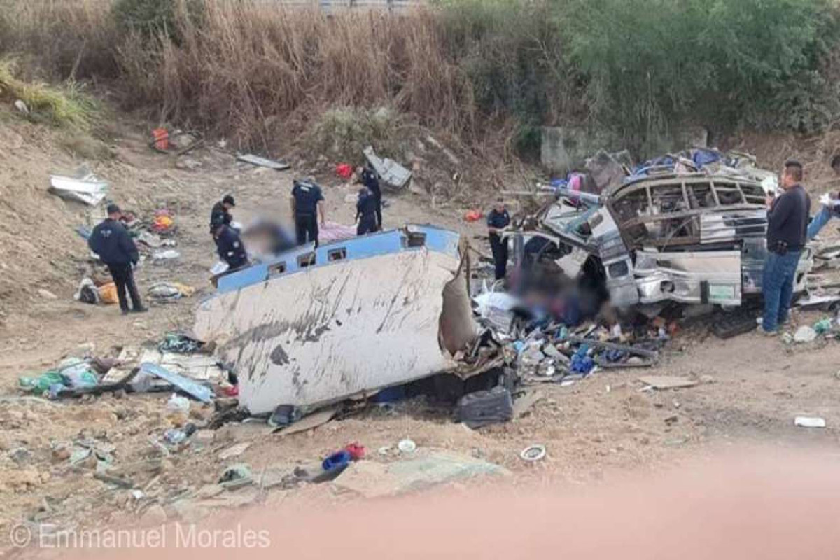 Meksikada avtobus qəzasında 15 nəfər ölüb