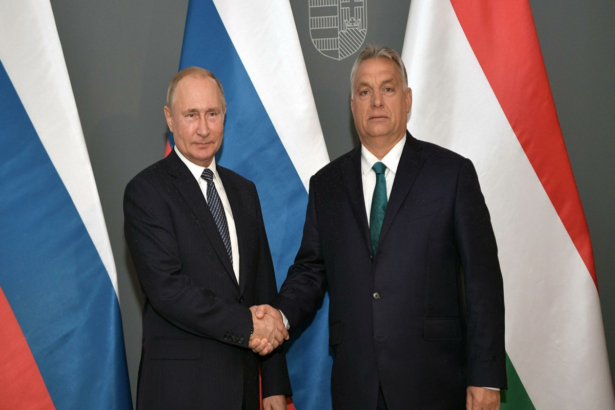 Putin Macarıstan Baş naziri ilə danışıqlar aparıb