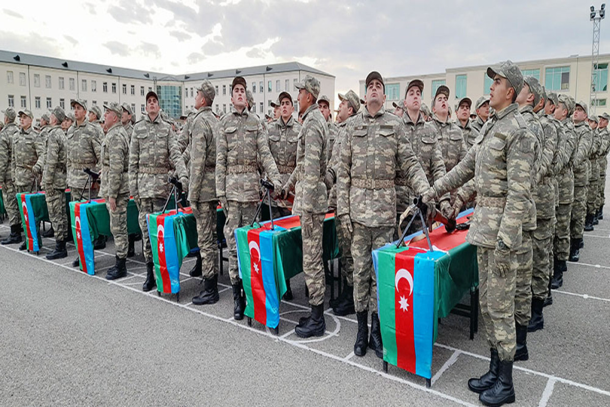Azərbaycan Ordusunda andiçmə mərasimi
