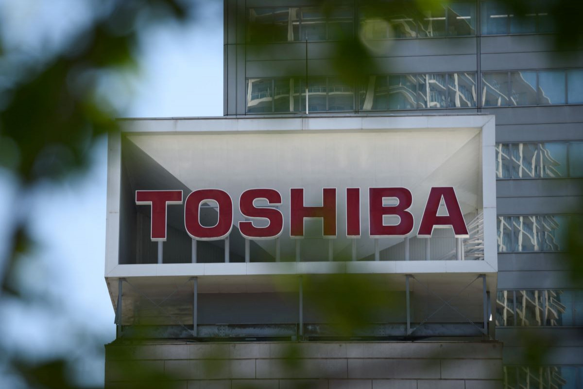 "Toshiba" iki şirkətə bölünəcək
