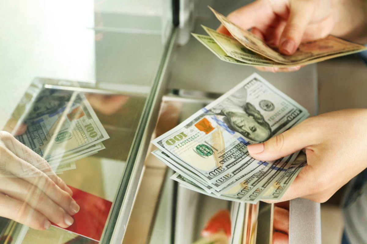Qazaxıstandan Azərbaycana pul köçürmələri ötən il 9% artıb