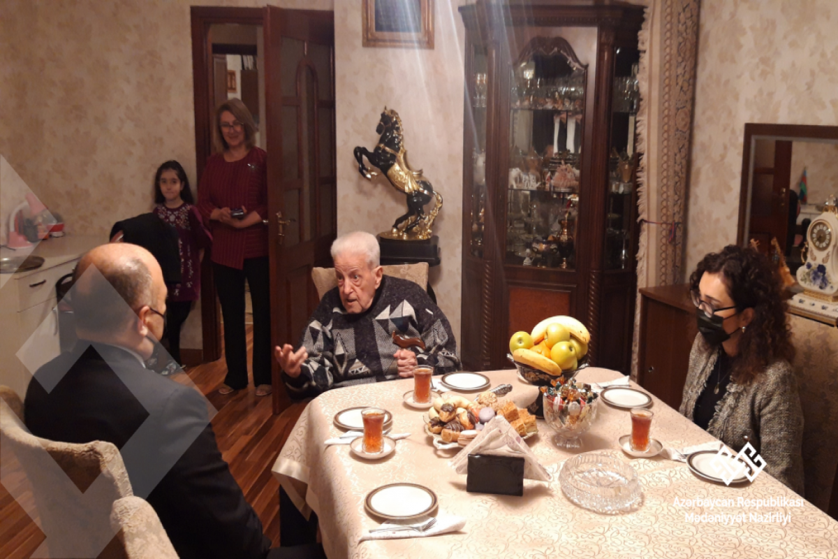 Министр культуры Анар Керимов навестил Алибабу Мамедова