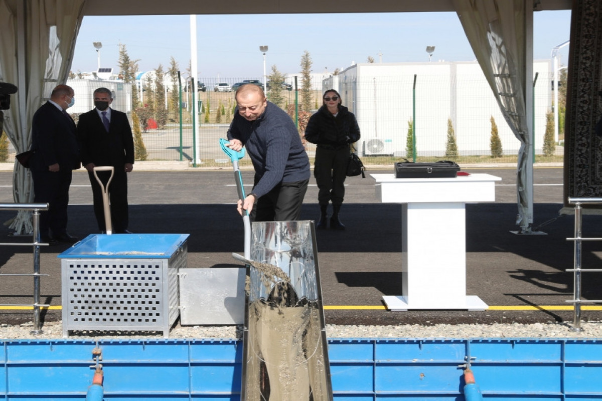 Prezident İlham Əliyev Ağdam Sənaye Parkında iki müəssisənin təməlini qoyub
