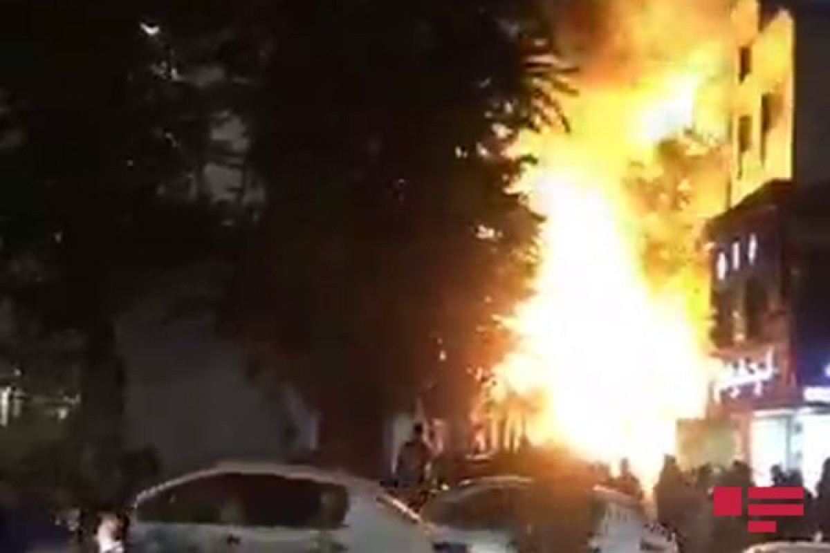 Tehranda ticarət mərkəzində yanğın zamanı 9 nəfər xəsarət alıb