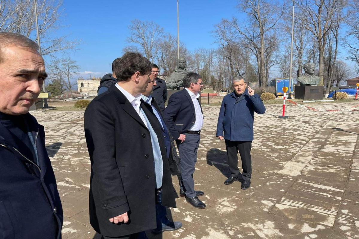 Moldova parlamentinin sədri Şuşada Vaqifin məqbərəsini ziyarət edib - FOTO 