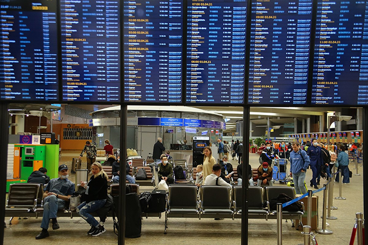 Moskva aeroportlarında 200-dən çox reys ləğv edilib