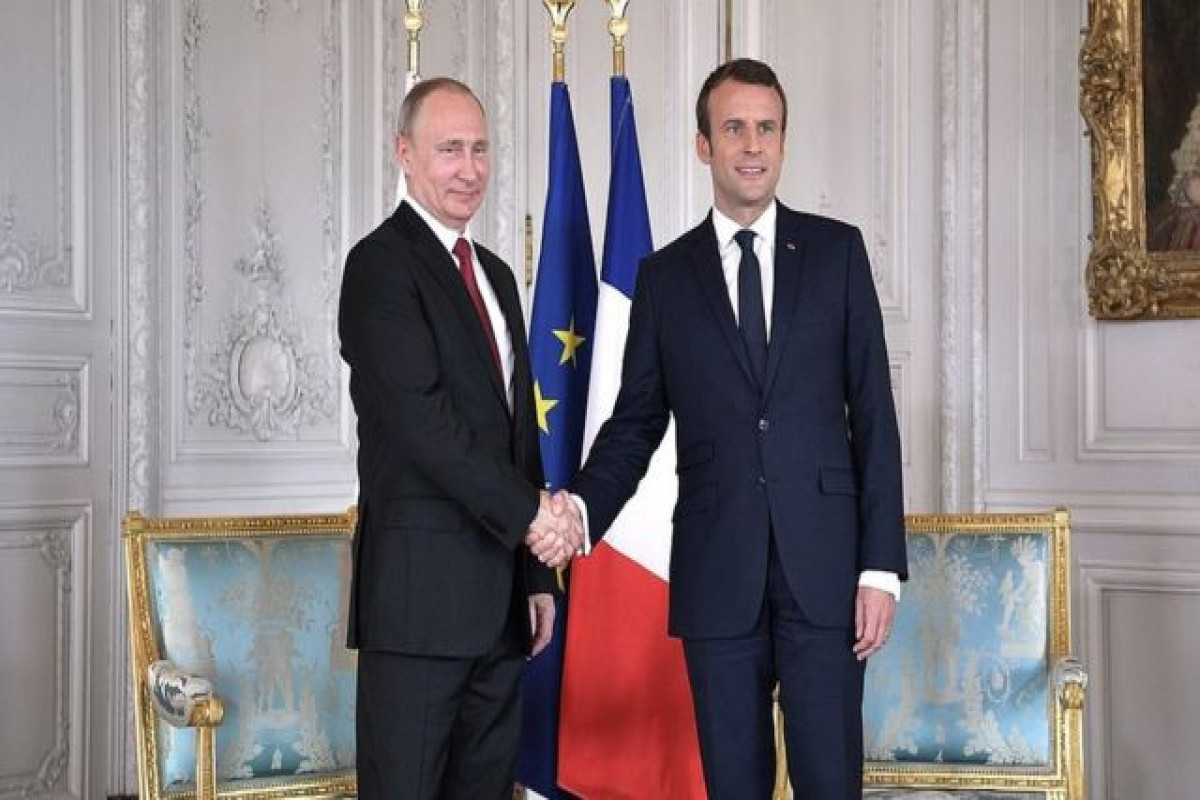 Vladimir Putin və Emmanuel Makron