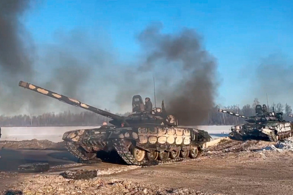 Russian tanks are advancing towards Ukraine