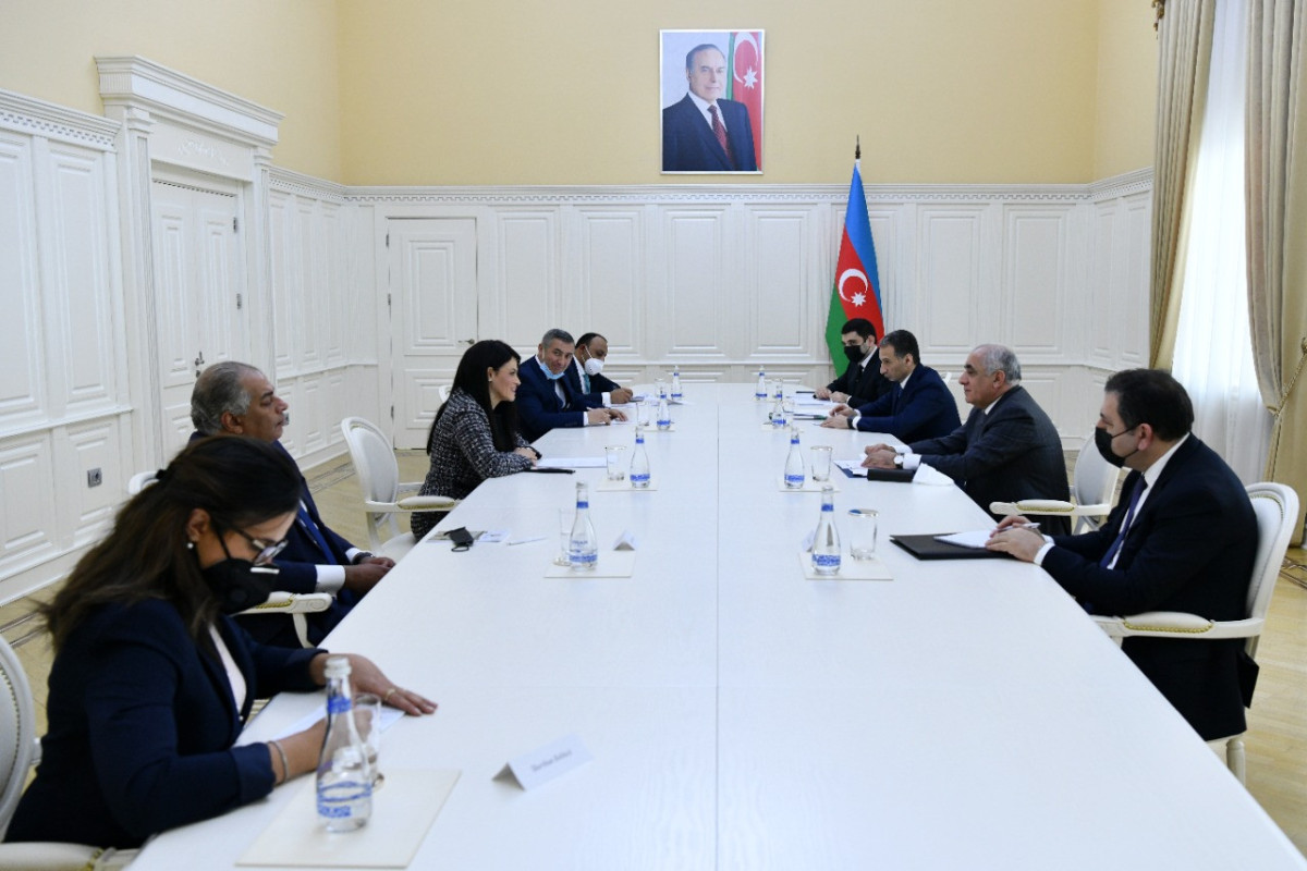 Əli Əsədov Misirin beynəlxalq əməkdaşlıq naziri ilə görüşüb