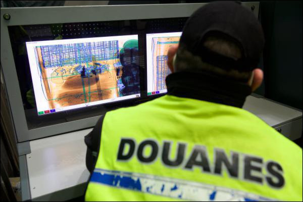 Lüksemburq ikili təyinatlı malların Rusiyaya aparılmasına qadağa qoyub