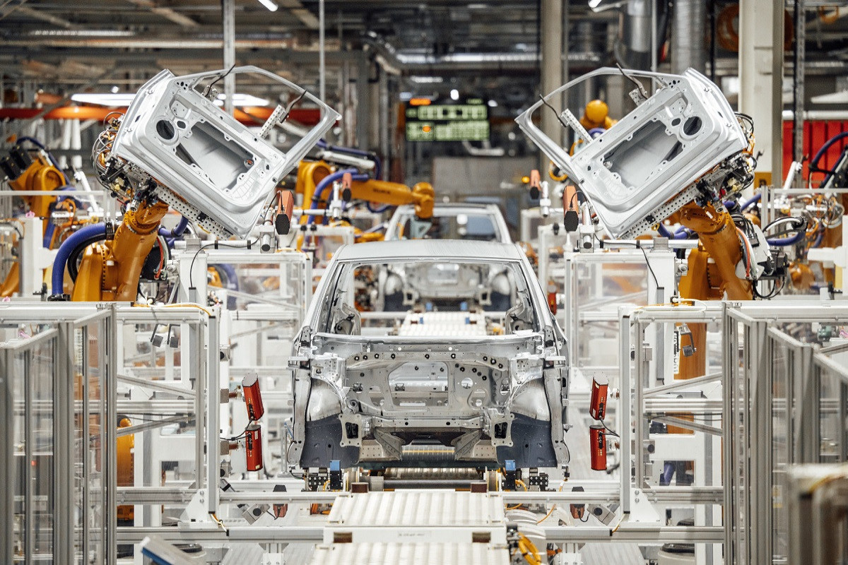 “Volkswagen” Ukrayna böhranına görə istehsalı dayandırır