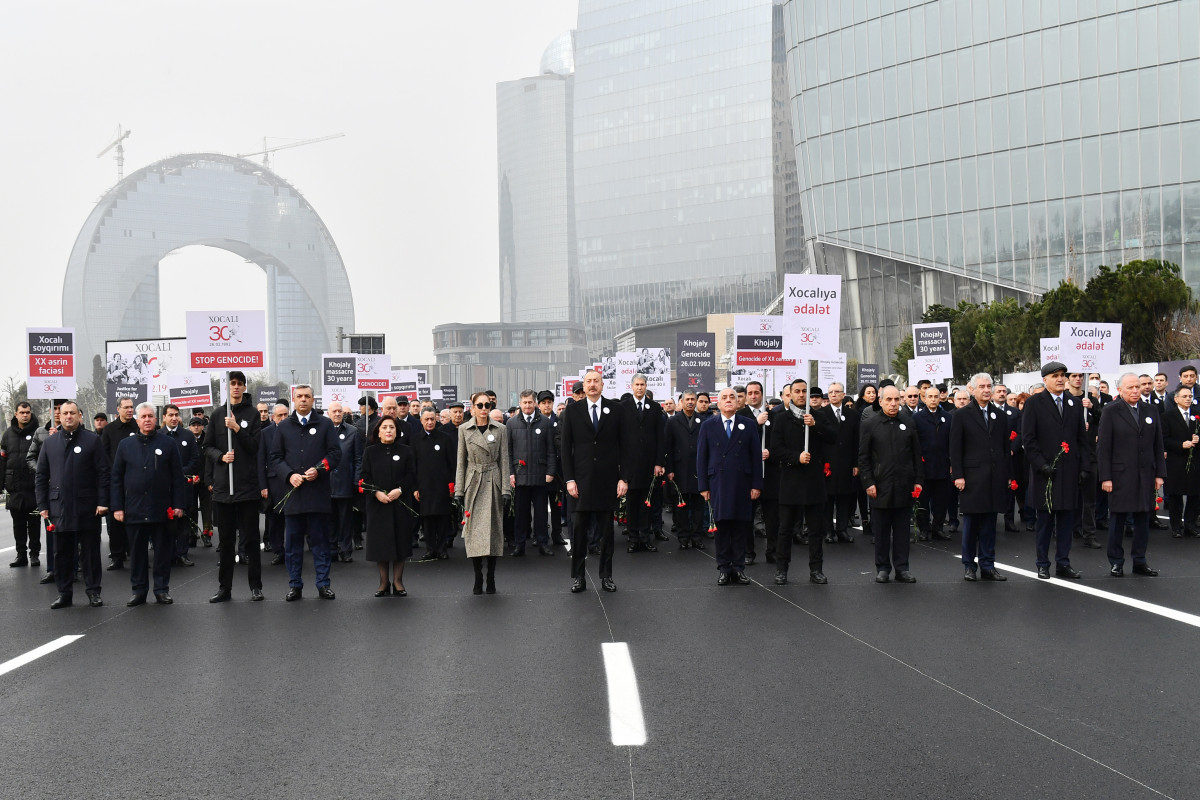 Prezident və birinci xanım Xocalı soyqırımının 30-cu ildönümü ilə əlaqədar ümumxalq yürüşündə iştirak edib - YENİLƏNİB  - VİDEO 