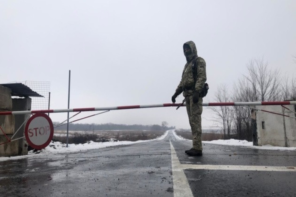 Ukrayna Belarus və Rusiya ilə sərhədlərini bağlayır