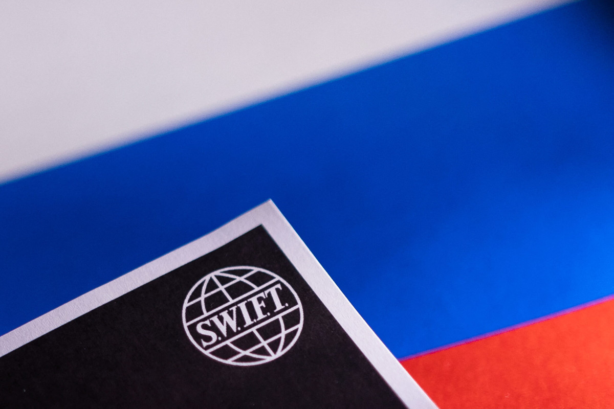 Rusiyanın bəzi bankları SWIFT sistemindən kənarlaşdırılıb