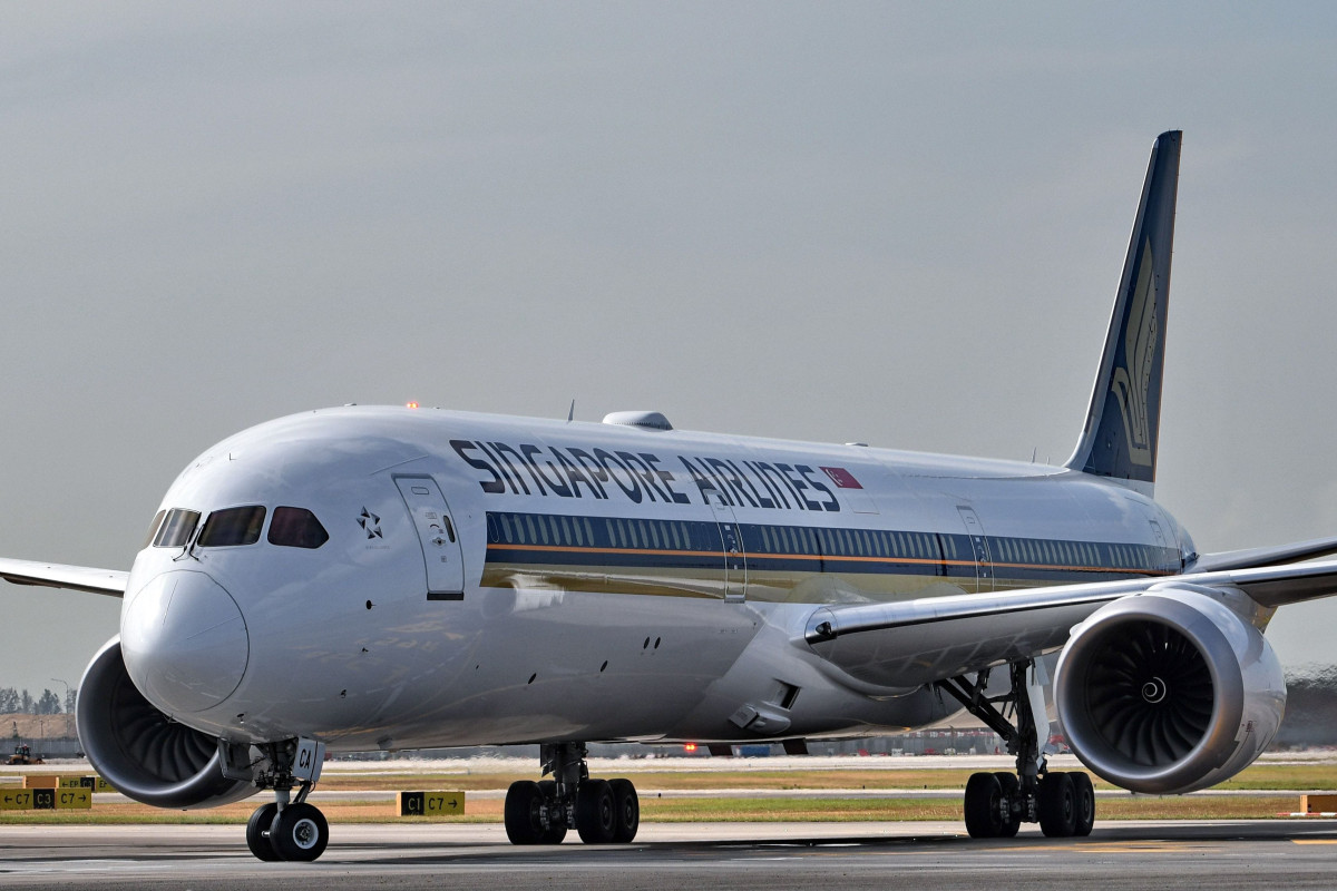 "Singapore Airlines" Moskvaya uçuşları dayandırır