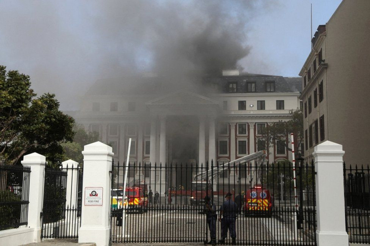 Major blaze rips through South Africa parliament building-VIDEO 