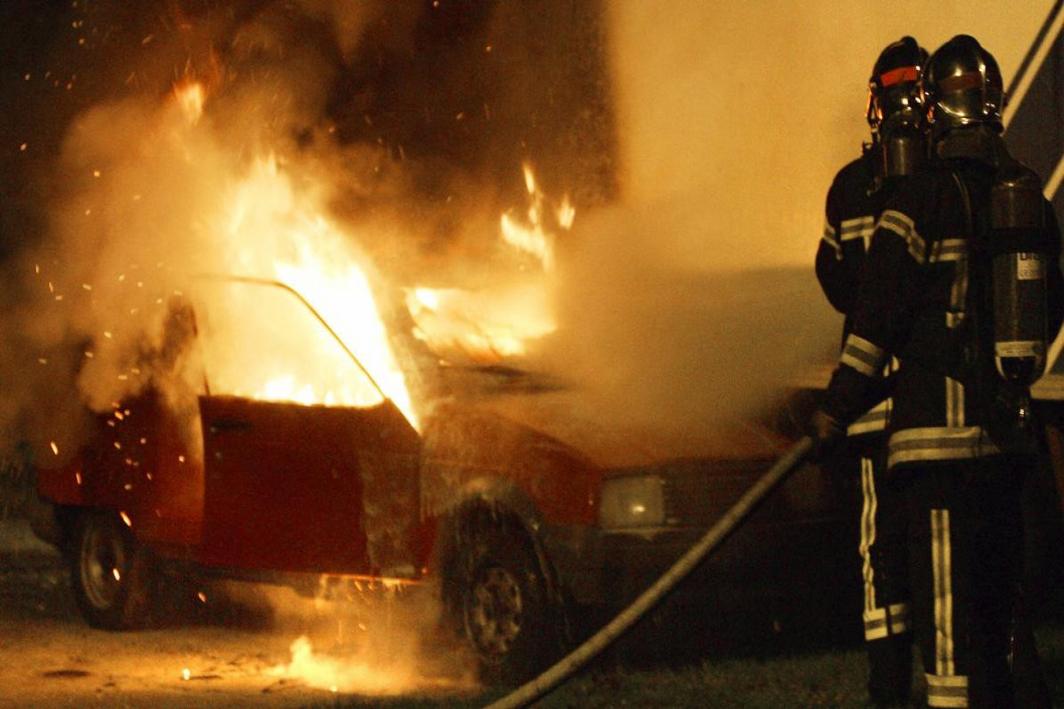  Fransada Yeni il gecəsi çox sayda avtomobil yandırılıb