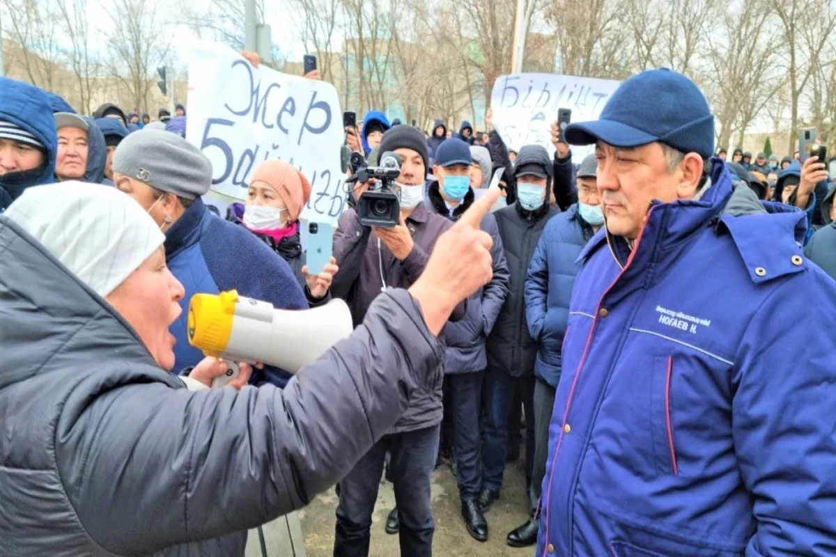 В Казахстане проходят массовые акции, президент обратился к народу