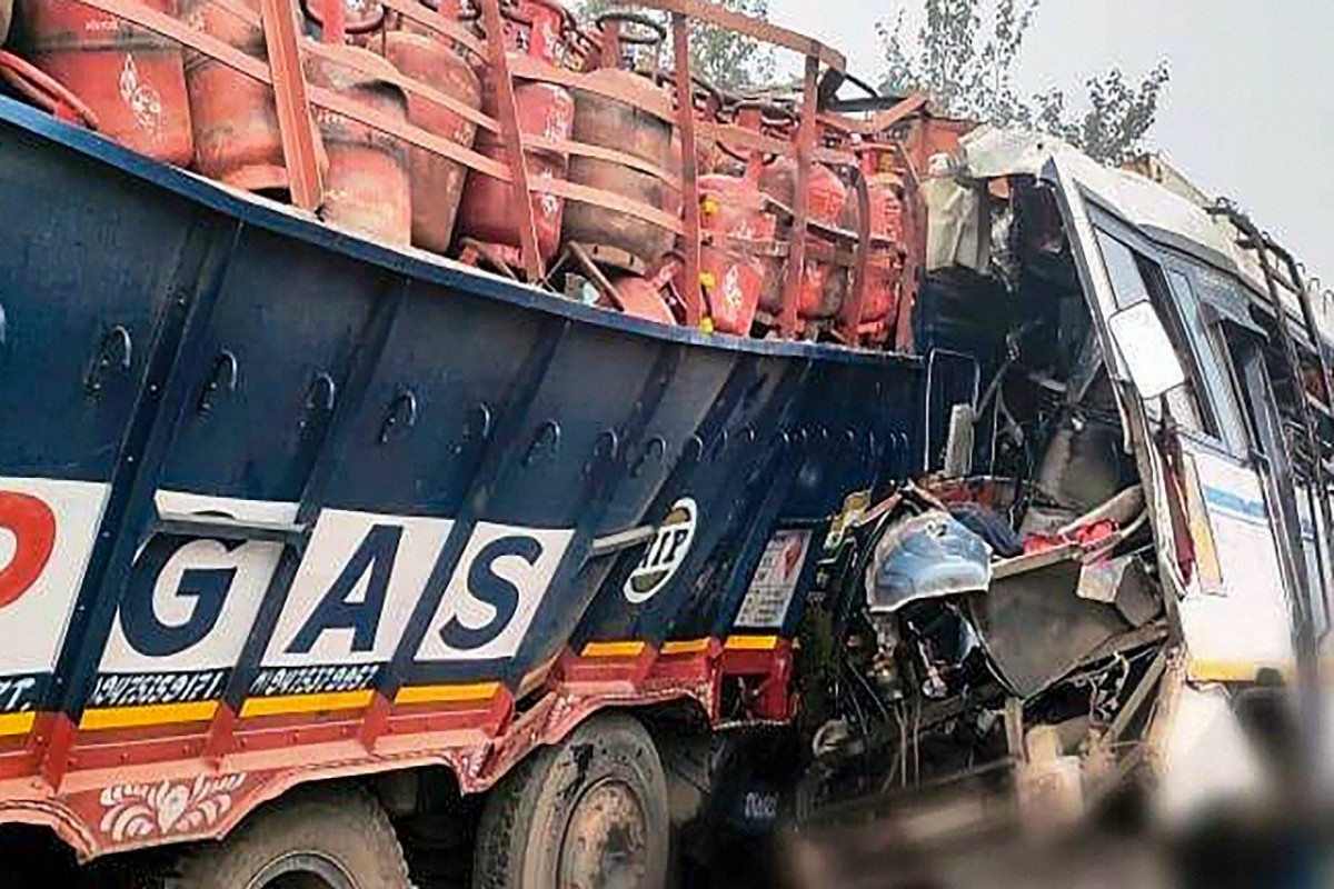 16 killed, 24 injured in bus-truck collision in eastern India
