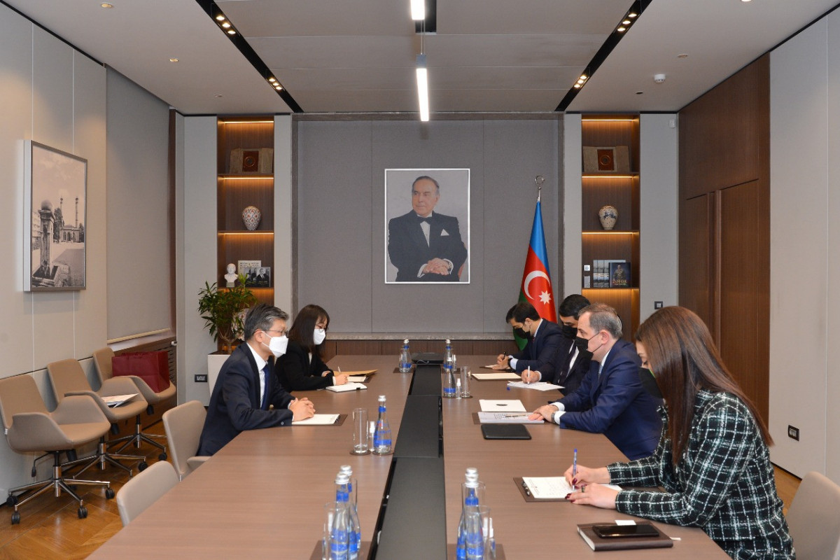 Azerbaijani FM receives copy of credentials from Korean Ambassador